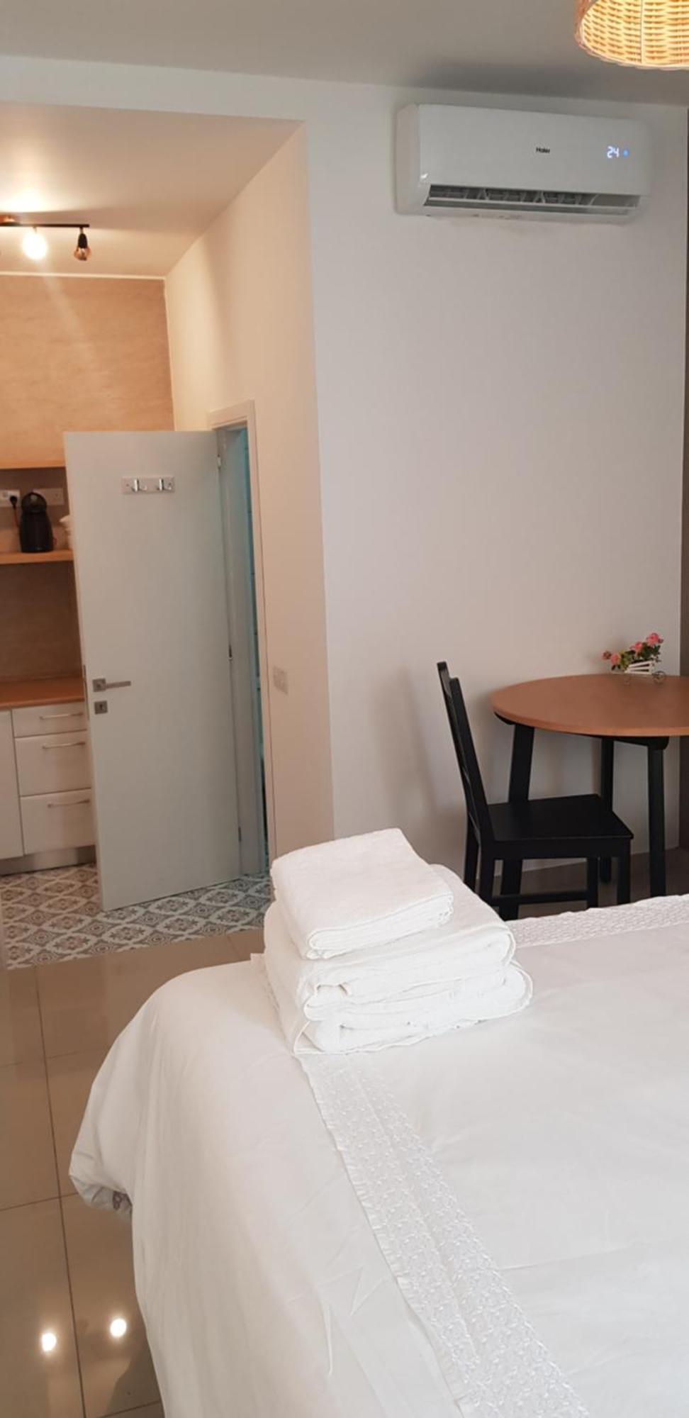 Bright & Modern Studio,Sliema Luaran gambar